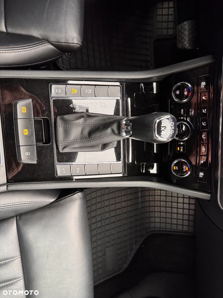 Skoda Superb 2.0 TDI SCR 4x4 L&K DSG - 15