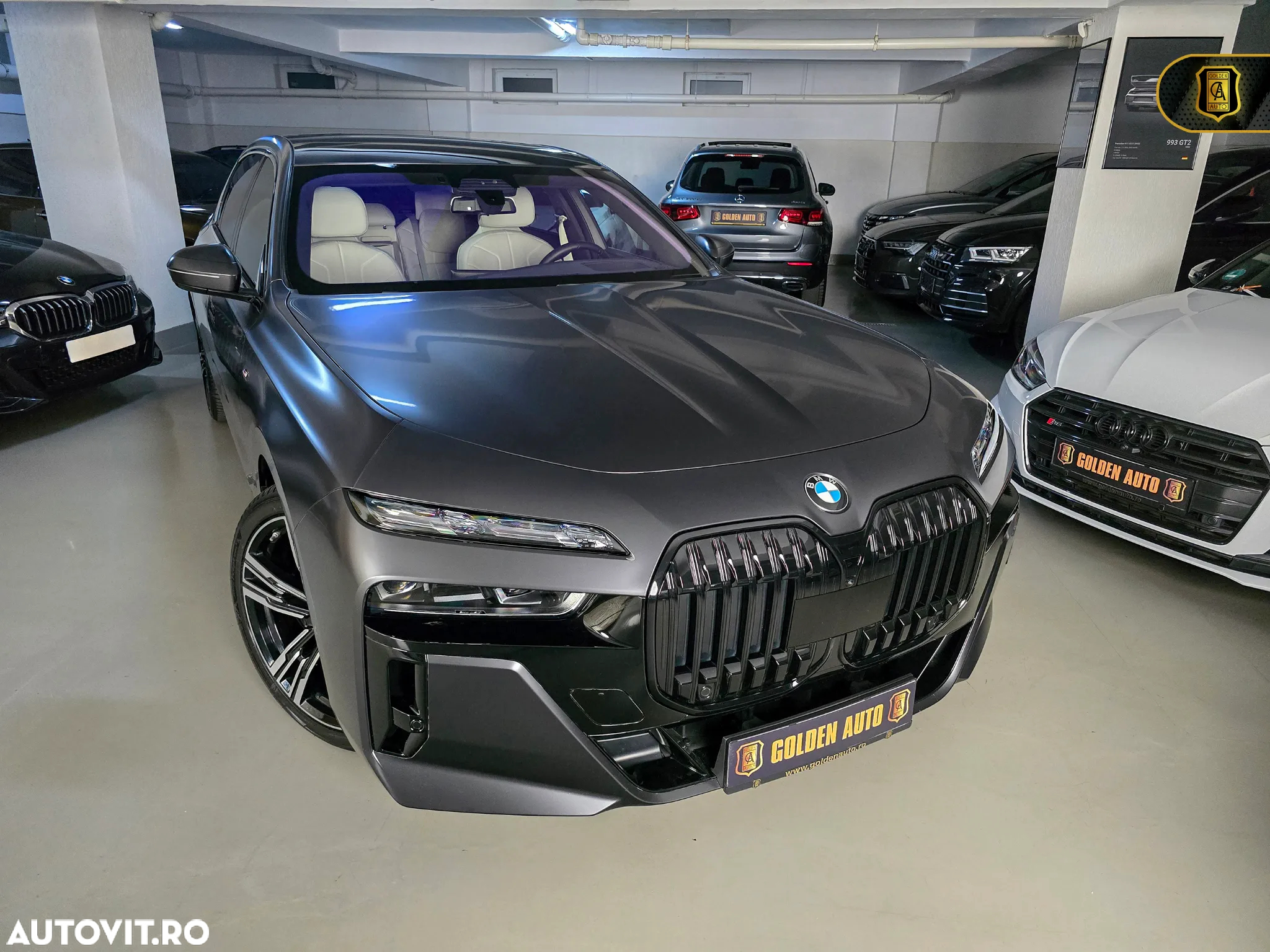 BMW Seria 7 740d xDrive MHEV - 36