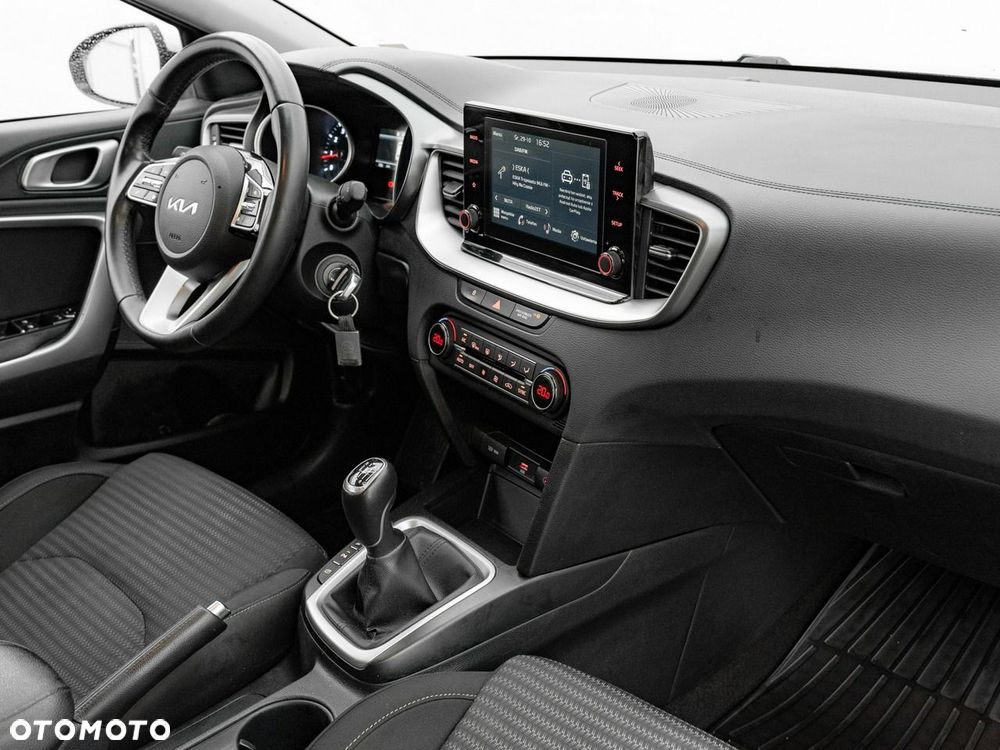 Kia Ceed - 28