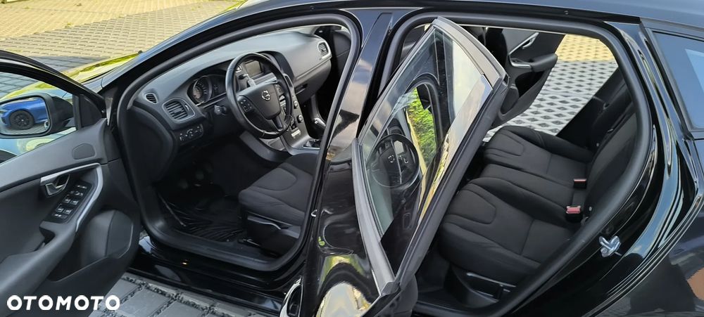 Volvo V40 D2 Ocean Race - 17