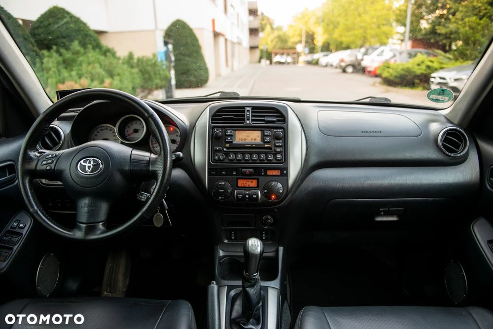 Toyota RAV4 4x4 Sol - 25