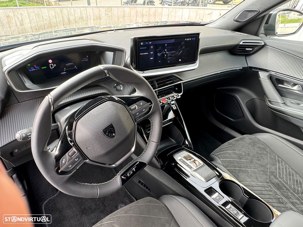 Peugeot e-2008 54 kWh GT - 17