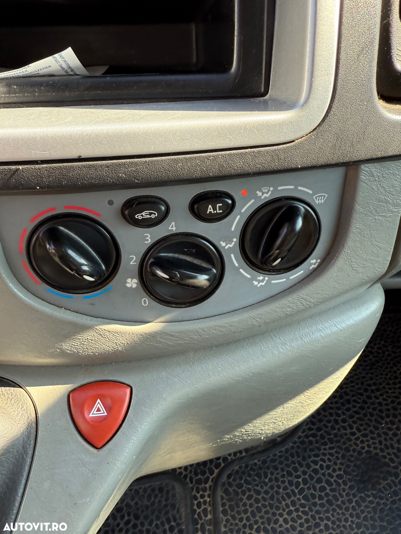 Opel Vivaro - 13