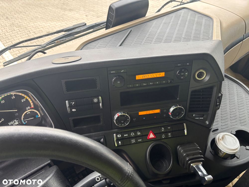 Mercedes-Benz Actros - 8