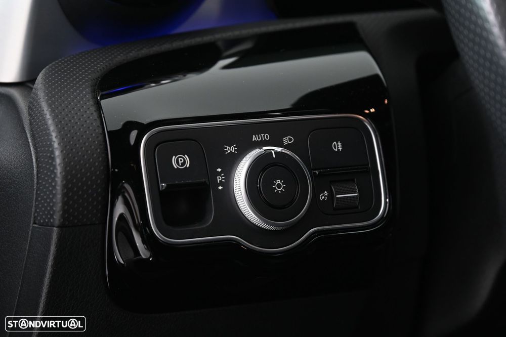 Mercedes-Benz CLA 200 d Shooting Brake AMG Line Aut. - 24