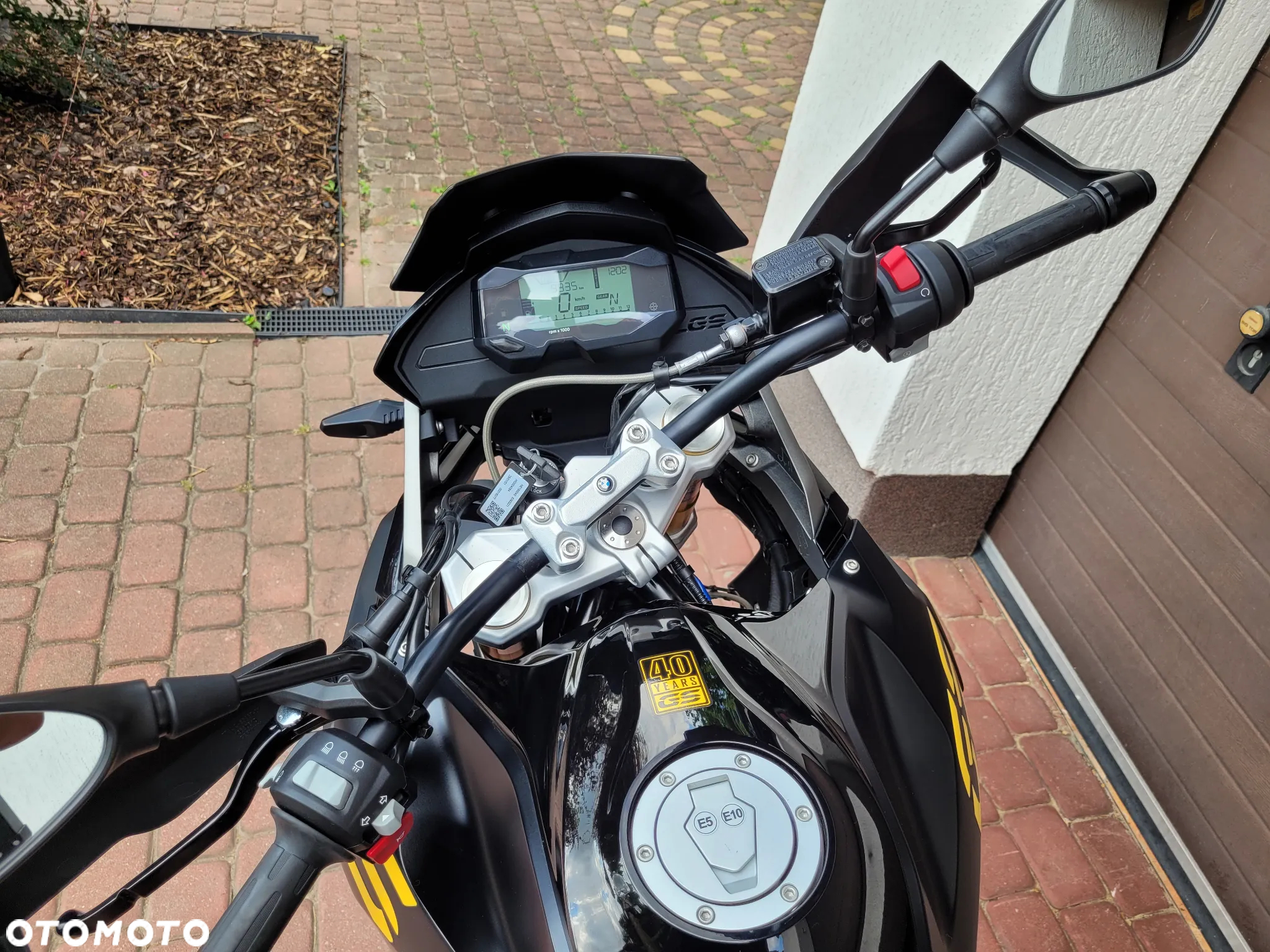 BMW G - 11