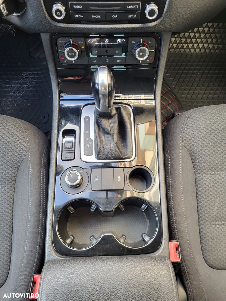 Volkswagen Touareg - 9