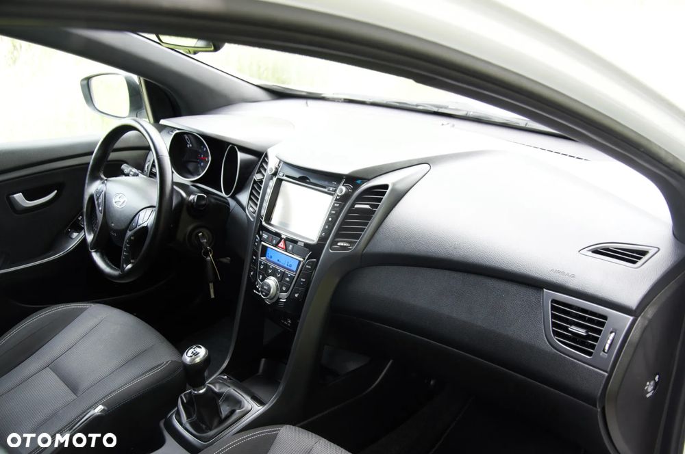 Hyundai i30 blue 1.6 GDI Passion - 27