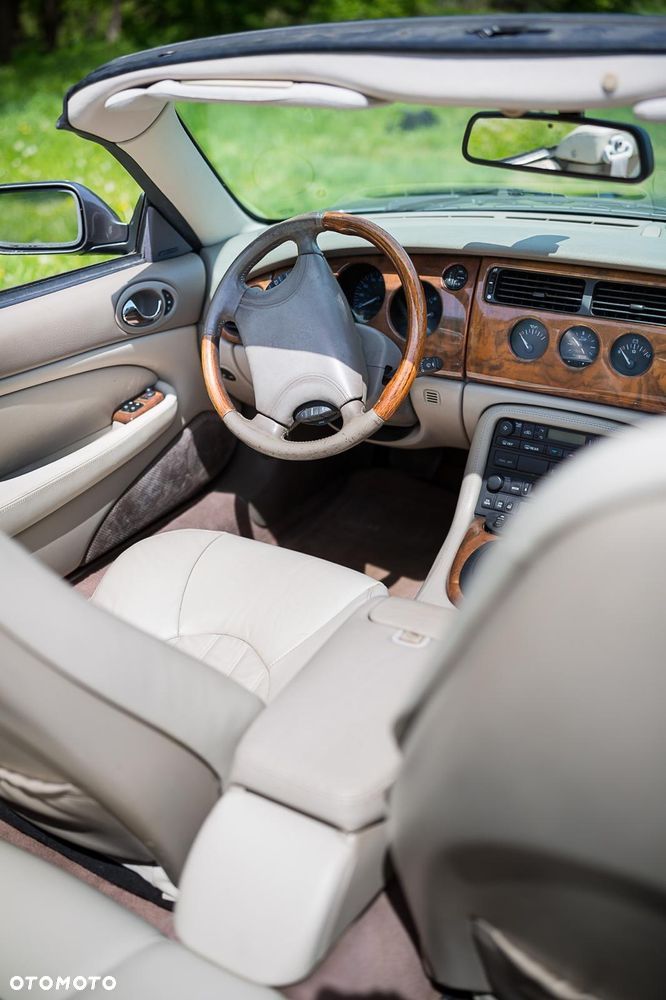 Jaguar XK8 - 10