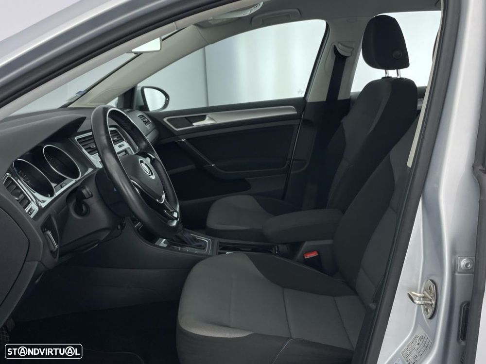 VW e-Golf AC/DC - 11