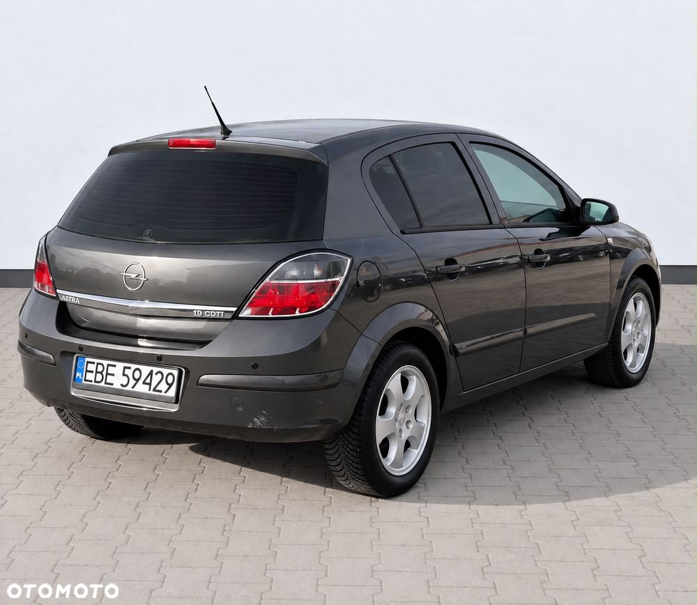 Opel Astra 2009 photo 3