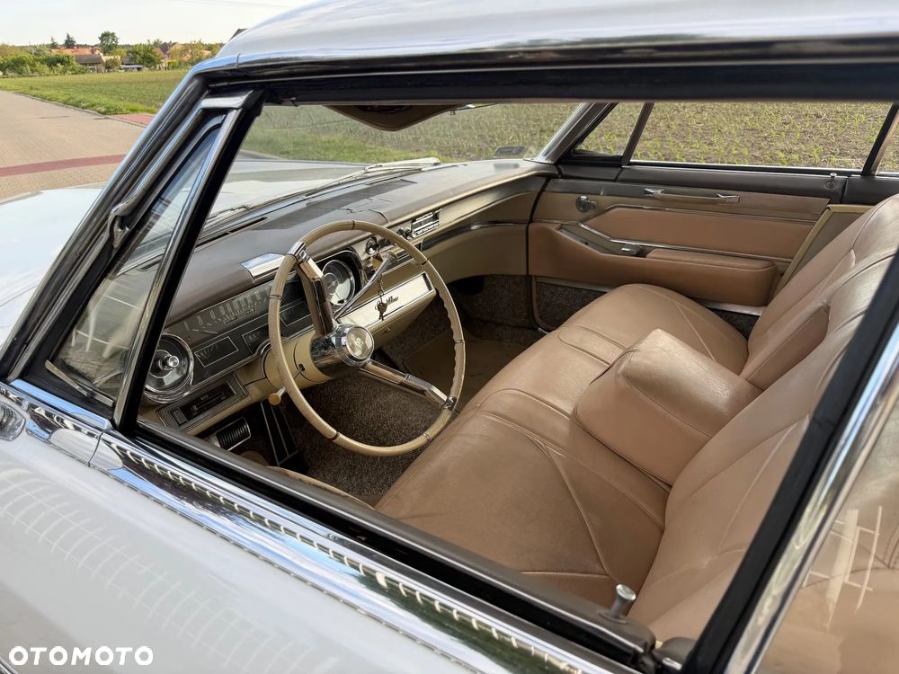 Cadillac Deville - 16