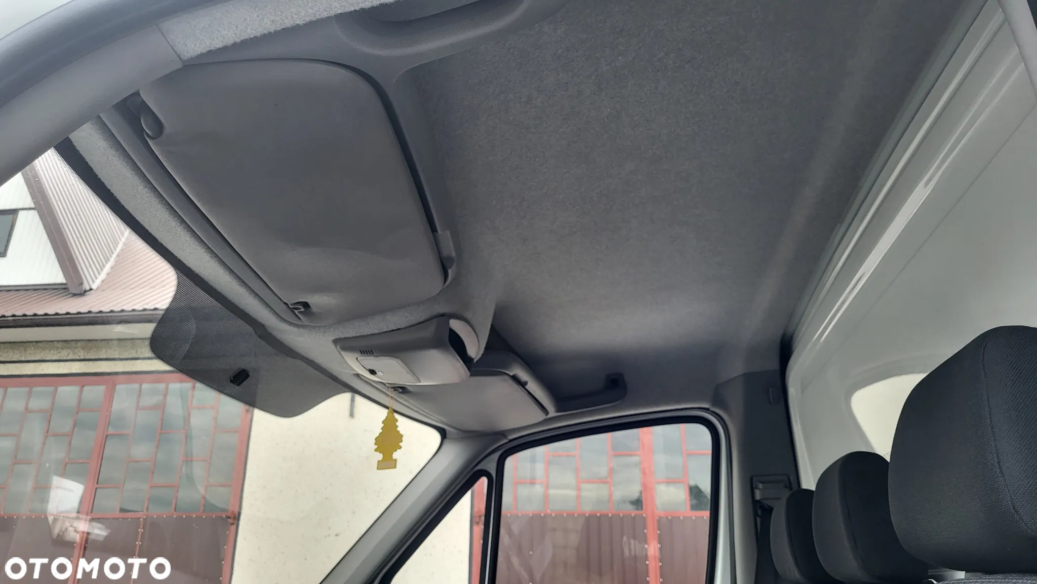 Mercedes-Benz Sprinter - 23
