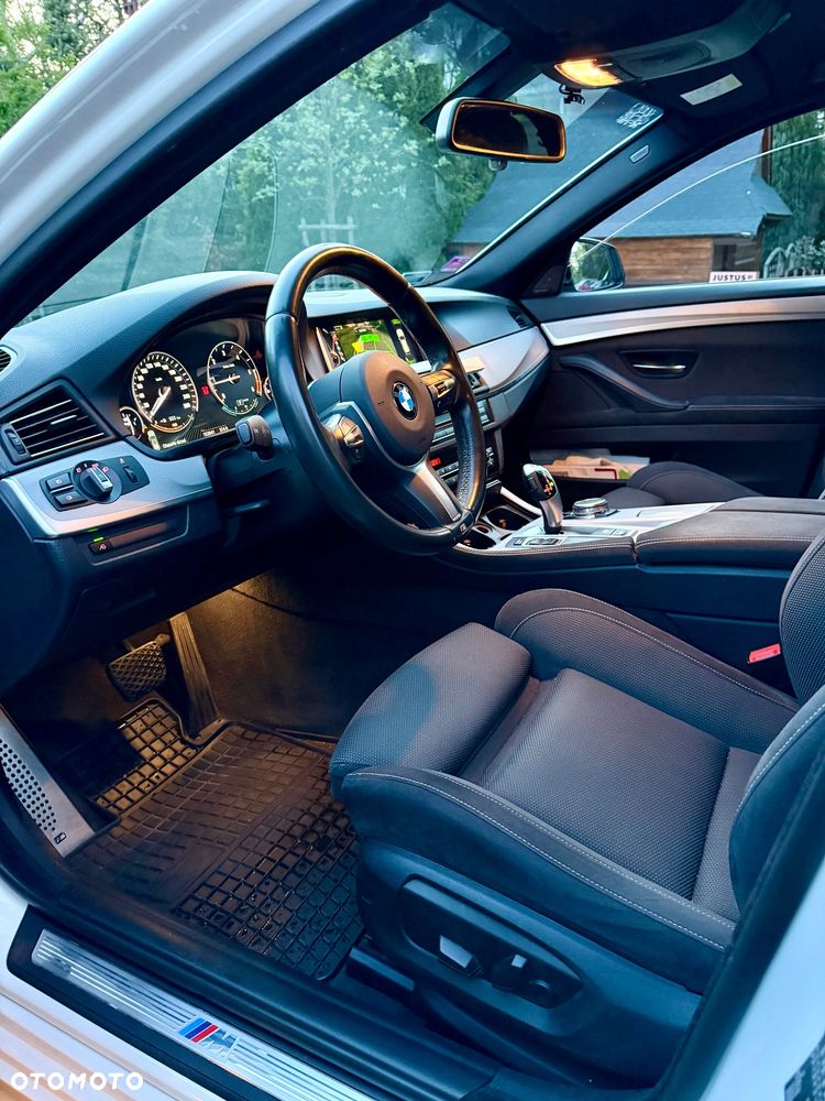 BMW Seria 5 520d Sport Line - 9