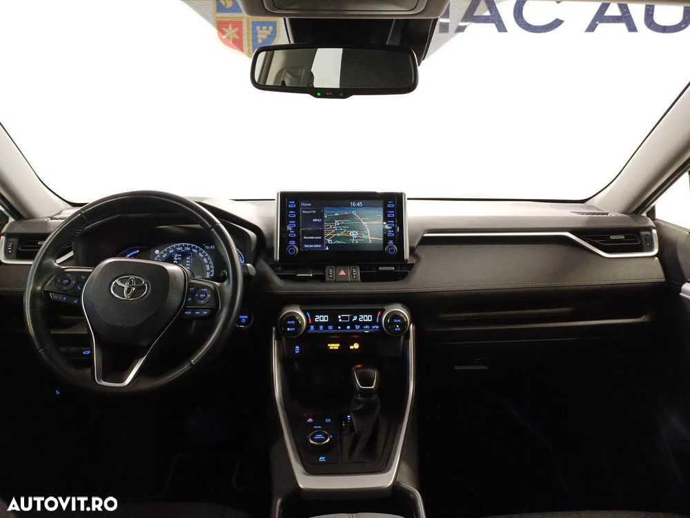 Toyota RAV4 - 9