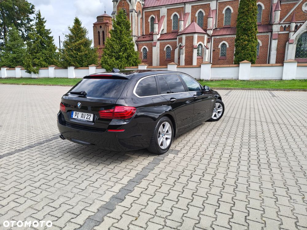 BMW Seria 5 520d xDrive - 7