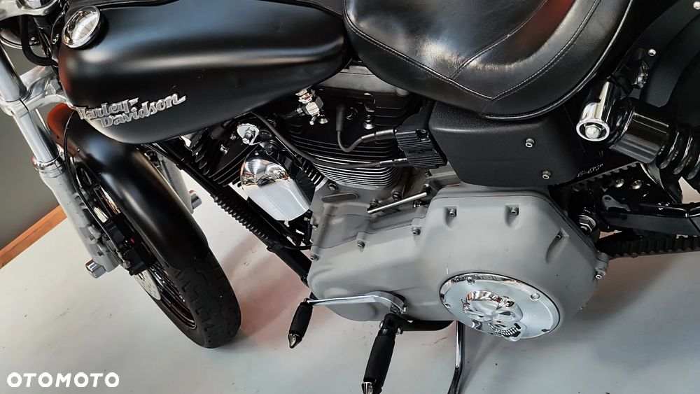 Harley-Davidson Dyna Street Bob - 30