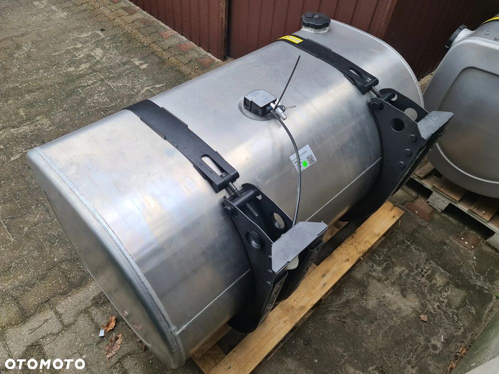 Zbiornik paliwa 135CM 1.35M METRA NOWY STANDARD VOLVO FH FM FH4 RENAULT MAGNUM PREMIUM DXI RANGE T - 4