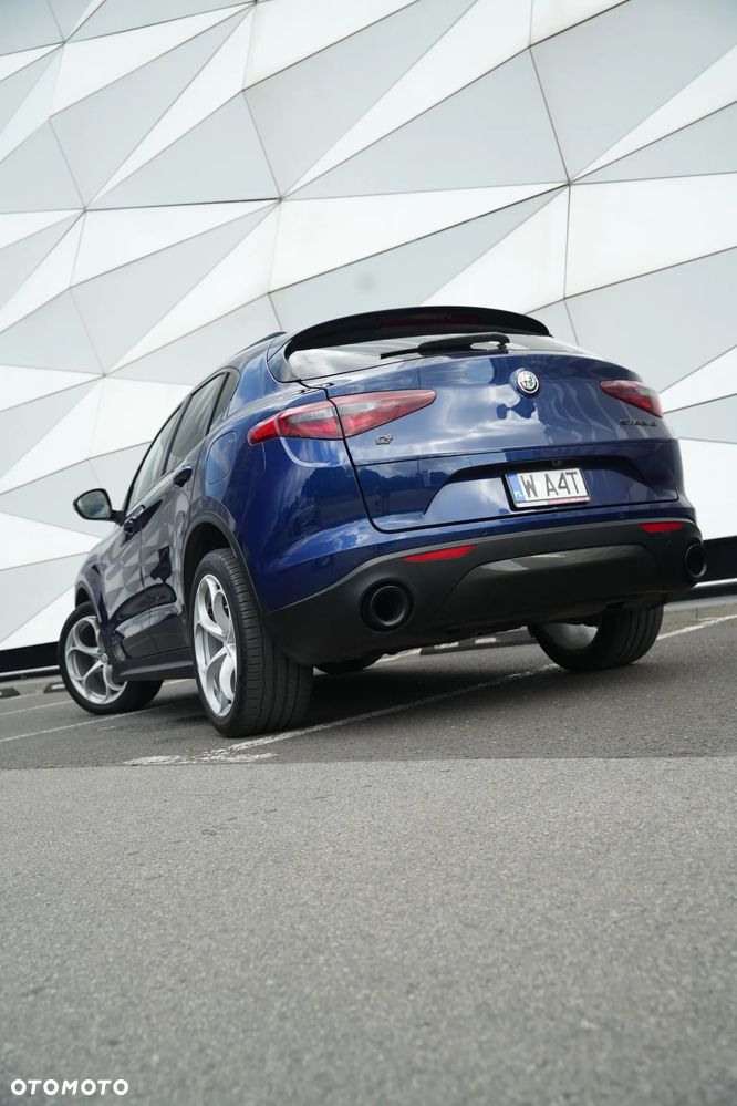 Alfa Romeo Stelvio 2.0 Turbo 16V AT8-Q4 Veloce Ti - 5