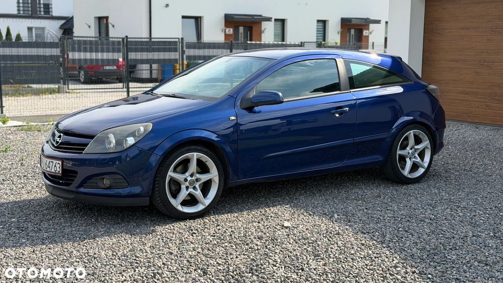 Opel Astra 2.0 T Cosmo - 14