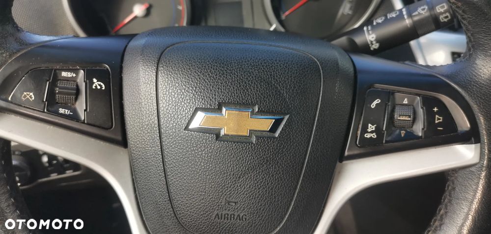 Chevrolet Cruze 1.8 Base - 9