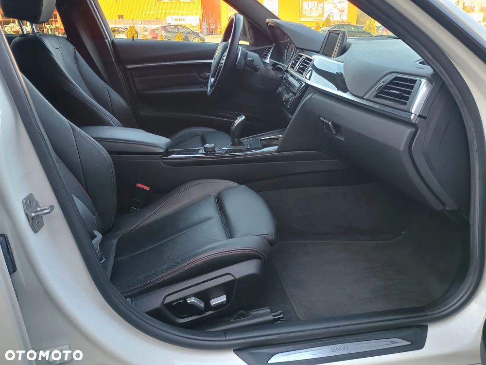 BMW Seria 3 328i xDrive Sport-Aut - 7
