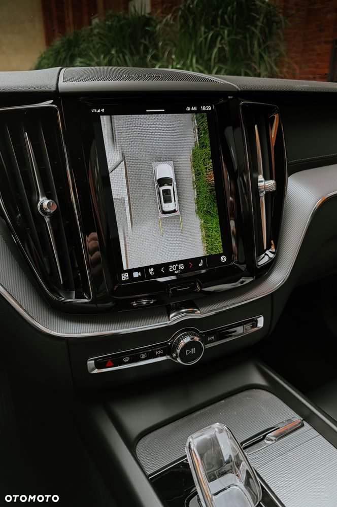 Volvo XC 60 B6 B AWD Ultimate Dark - 9