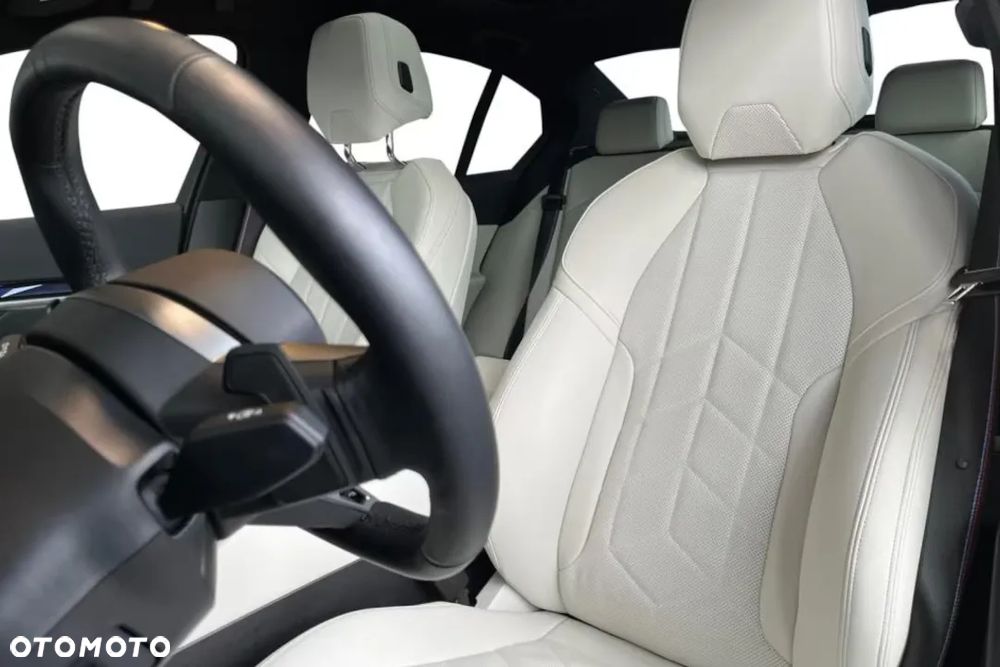 BMW Seria 5 520d xDrive mHEV M Sport - 22