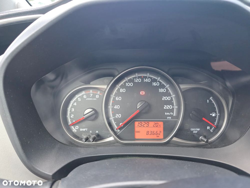 Toyota Yaris 1.33 Premium - 2