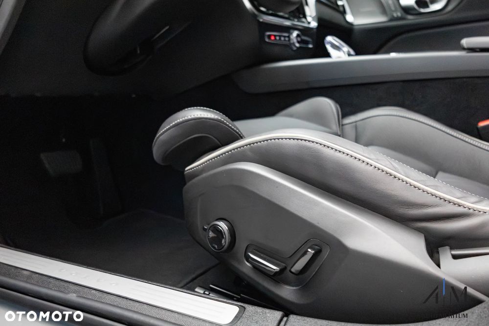 Volvo S60 B5 B AWD Ultimate Dark - 18