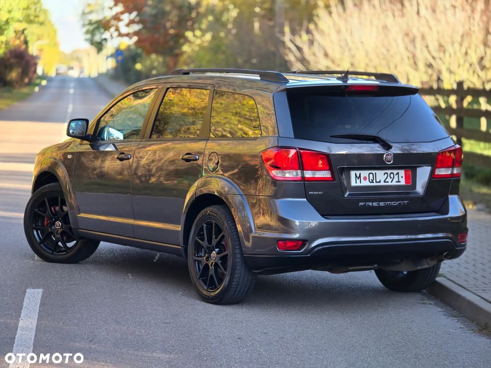 Fiat Freemont 2.0 Multijet 16V DPF Automatik Allrad Black Code - 4