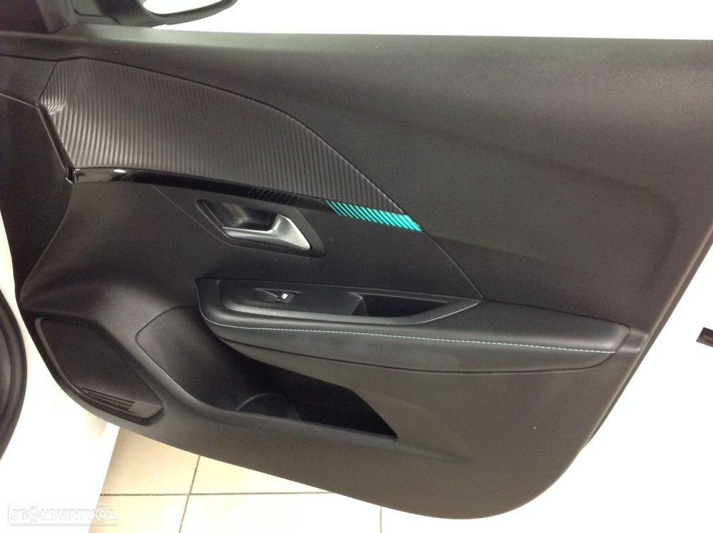 Peugeot 208 1.2 PureTech Allure - 36