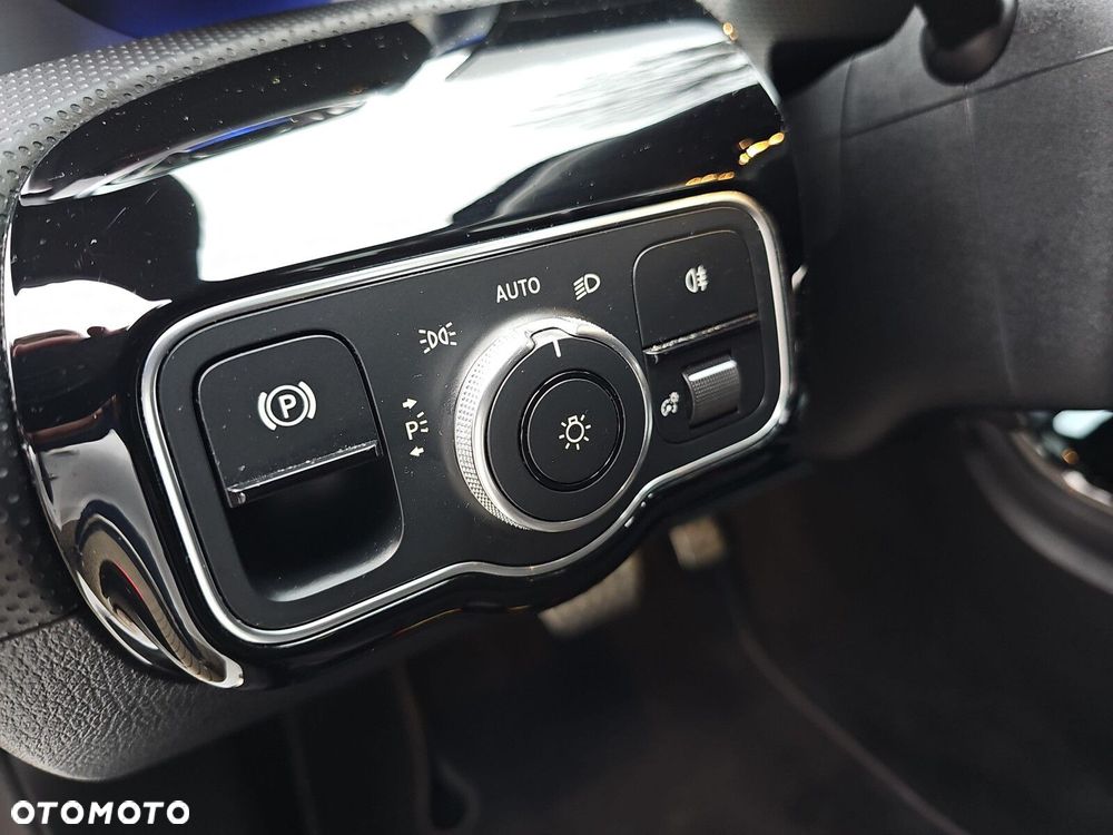 Mercedes-Benz CLA - 21