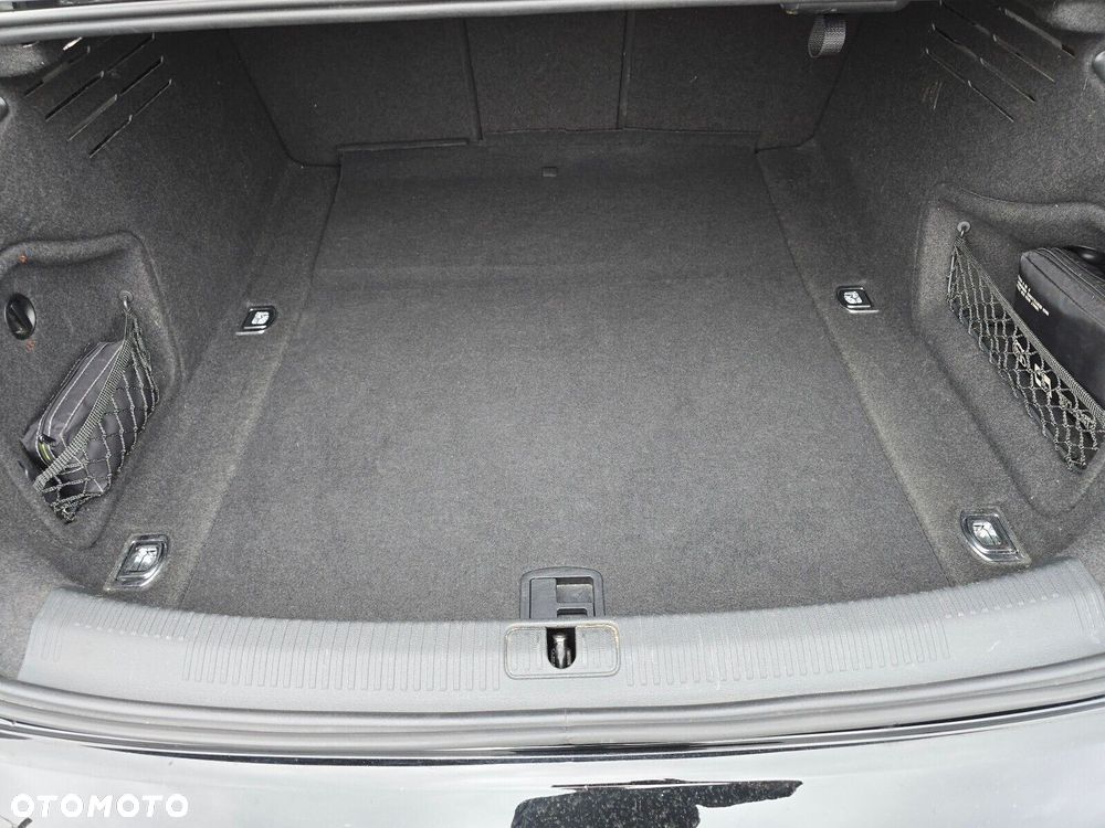 Audi A4 Limousine - 13