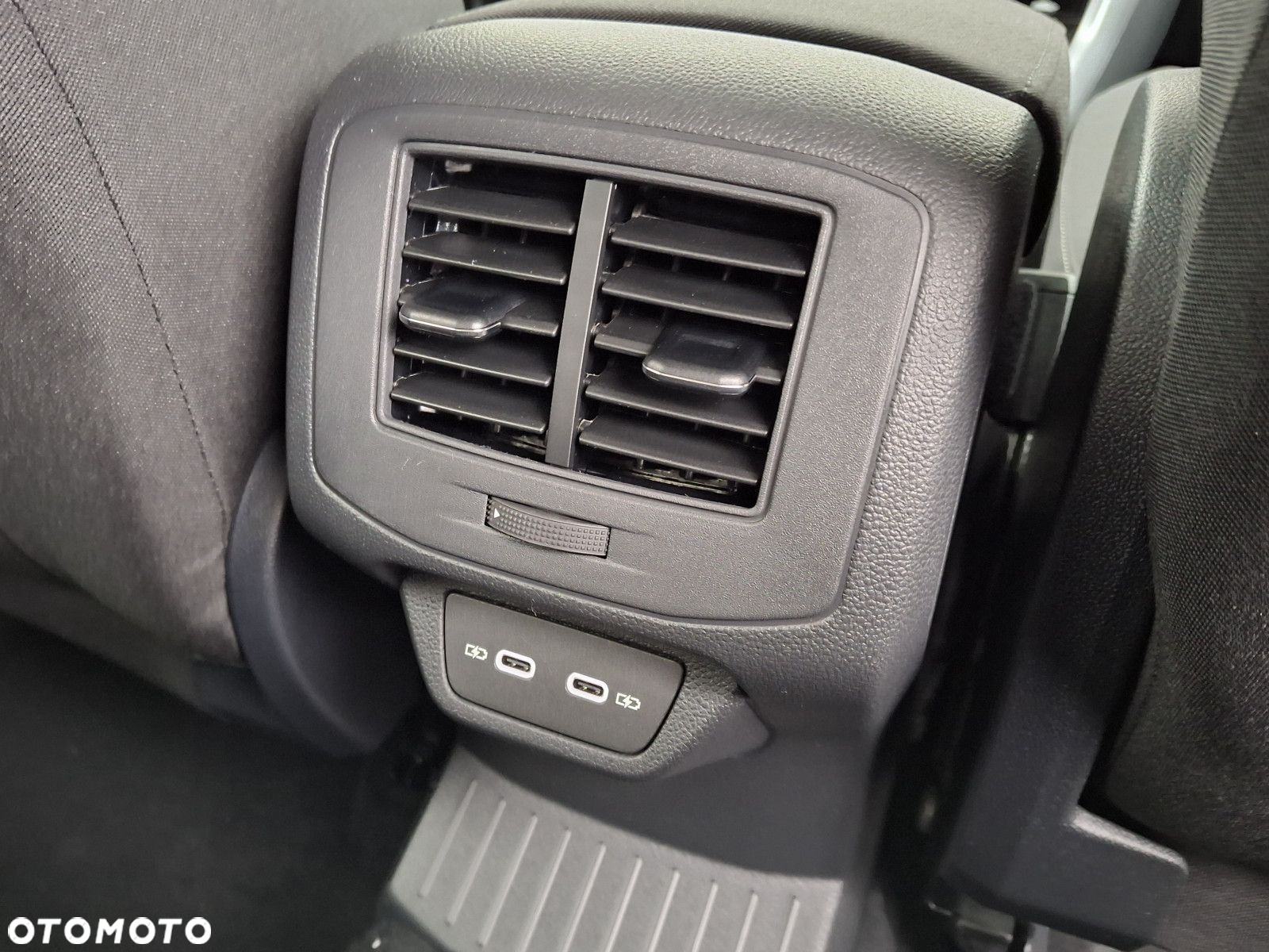 Volkswagen T-Roc 1.5 TSI Life DSG - 18