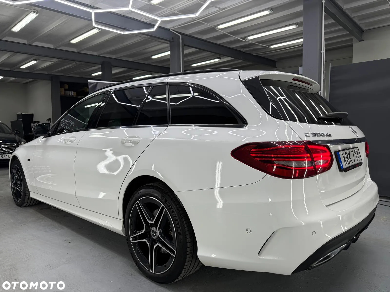 Mercedes-Benz Klasa C 300 de T 9G-TRONIC AMG Line - 12