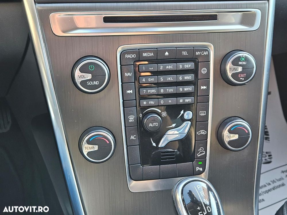 Volvo XC 60 D4 AWD Geartronic Momentum - 10