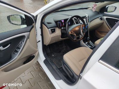Hyundai i30 1.6 D Premium DCT - 4