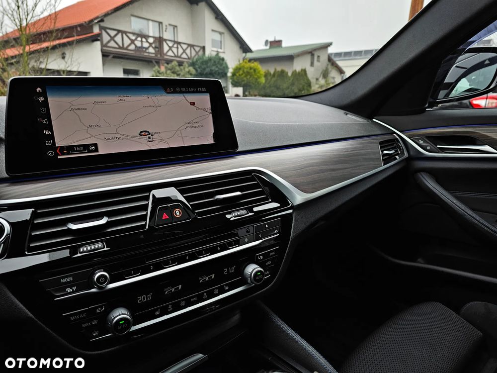 BMW Seria 5 520d M Sport - 13