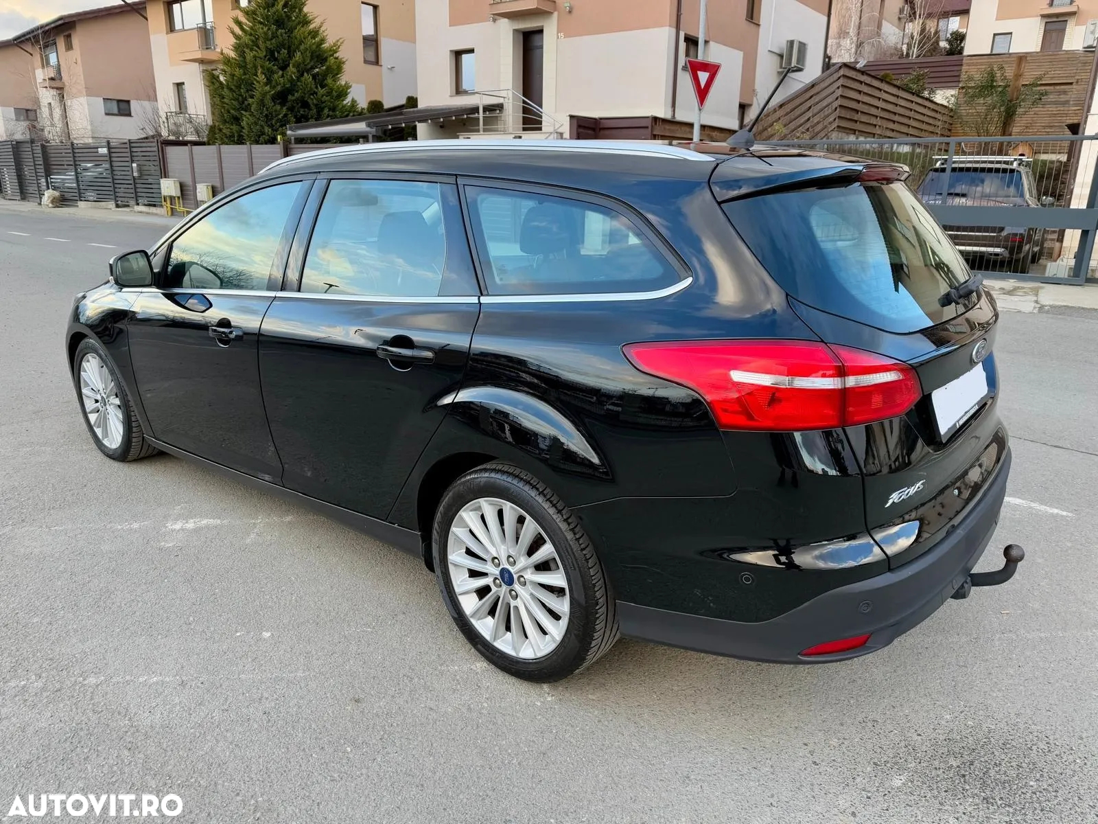 Ford Focus 1.5 EcoBlue Start-Stopp-System Aut. TITANIUM - 3