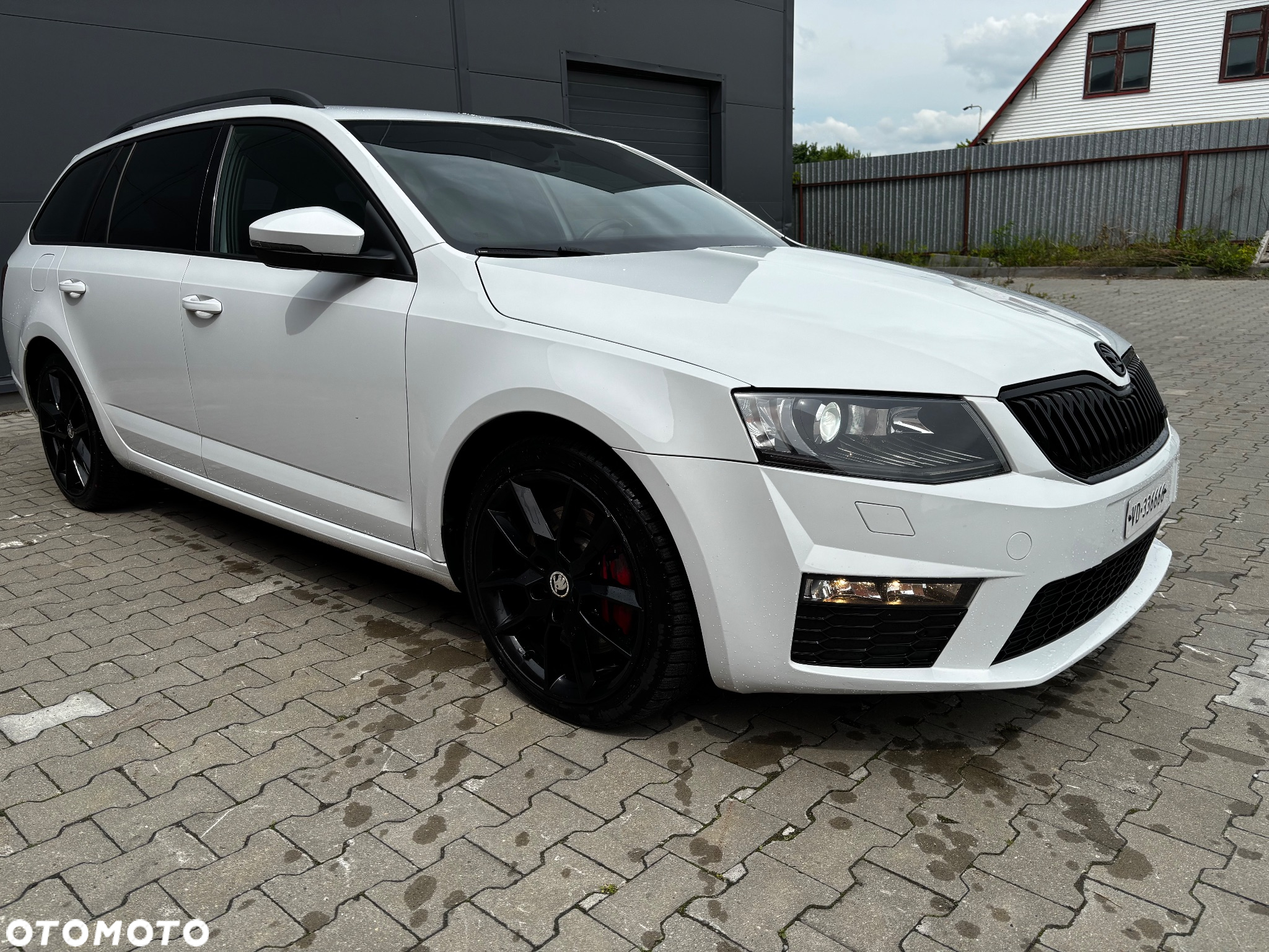 Skoda Octavia 2.0 TDI DSG RS - 26