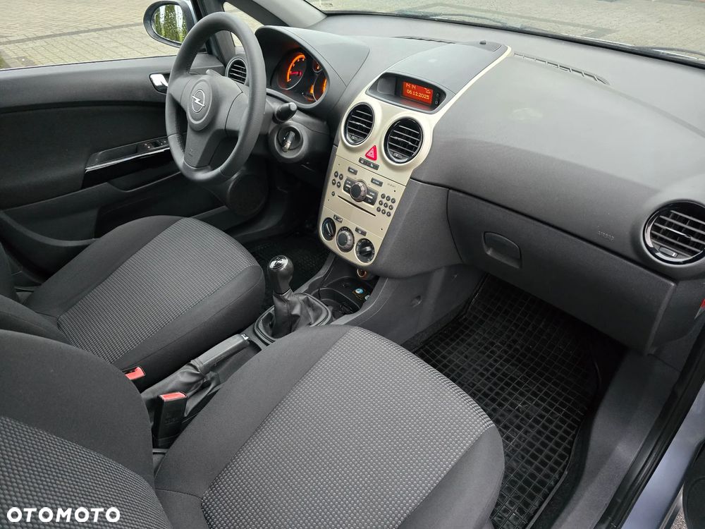 Opel Corsa 1.2 16V Essentia - 8