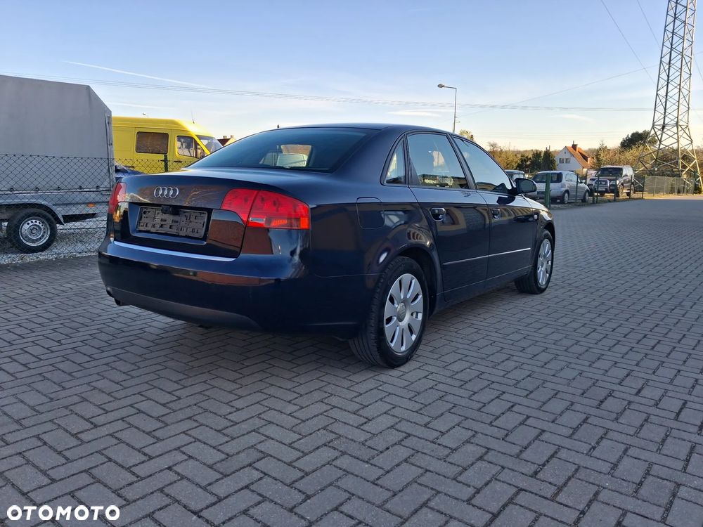 Audi A4 Limousine - 9