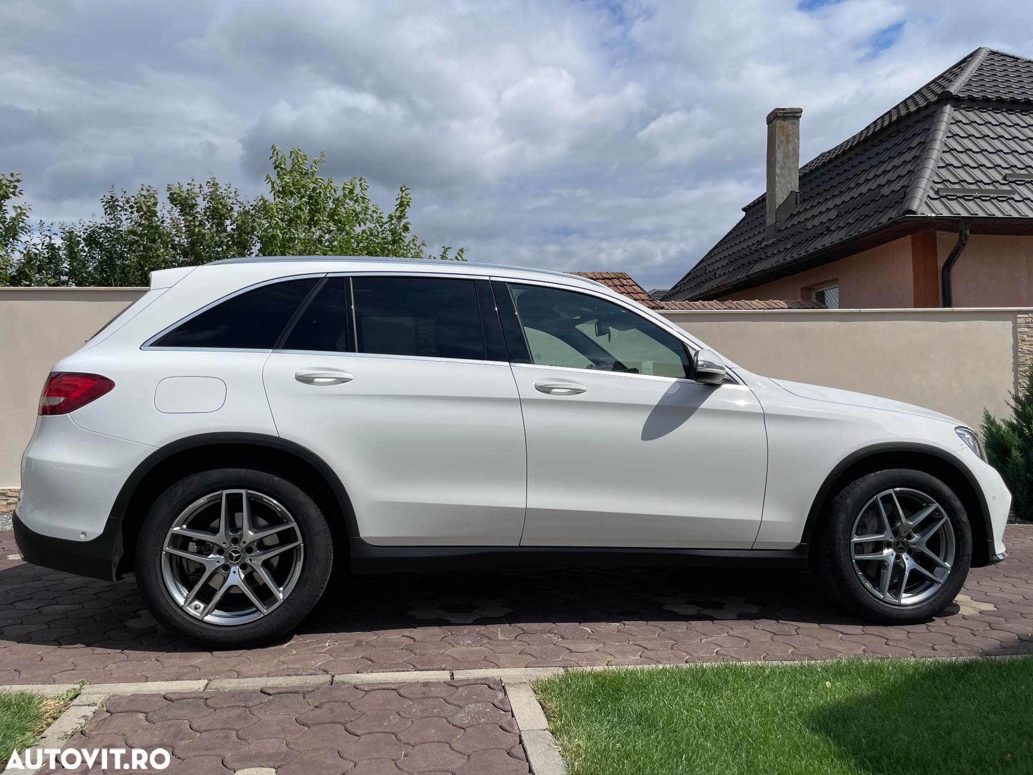 Mercedes-Benz GLC 220 d 4Matic 9G-TRONIC AMG Line - 7
