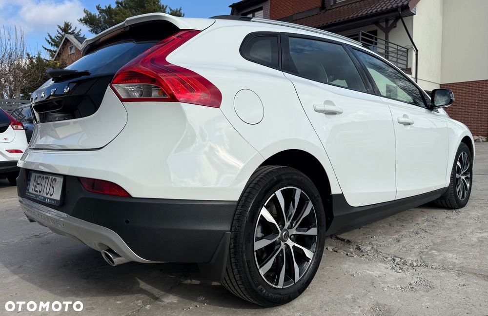 Volvo V40 Cross Country T3 Geartronic Momentum - 4