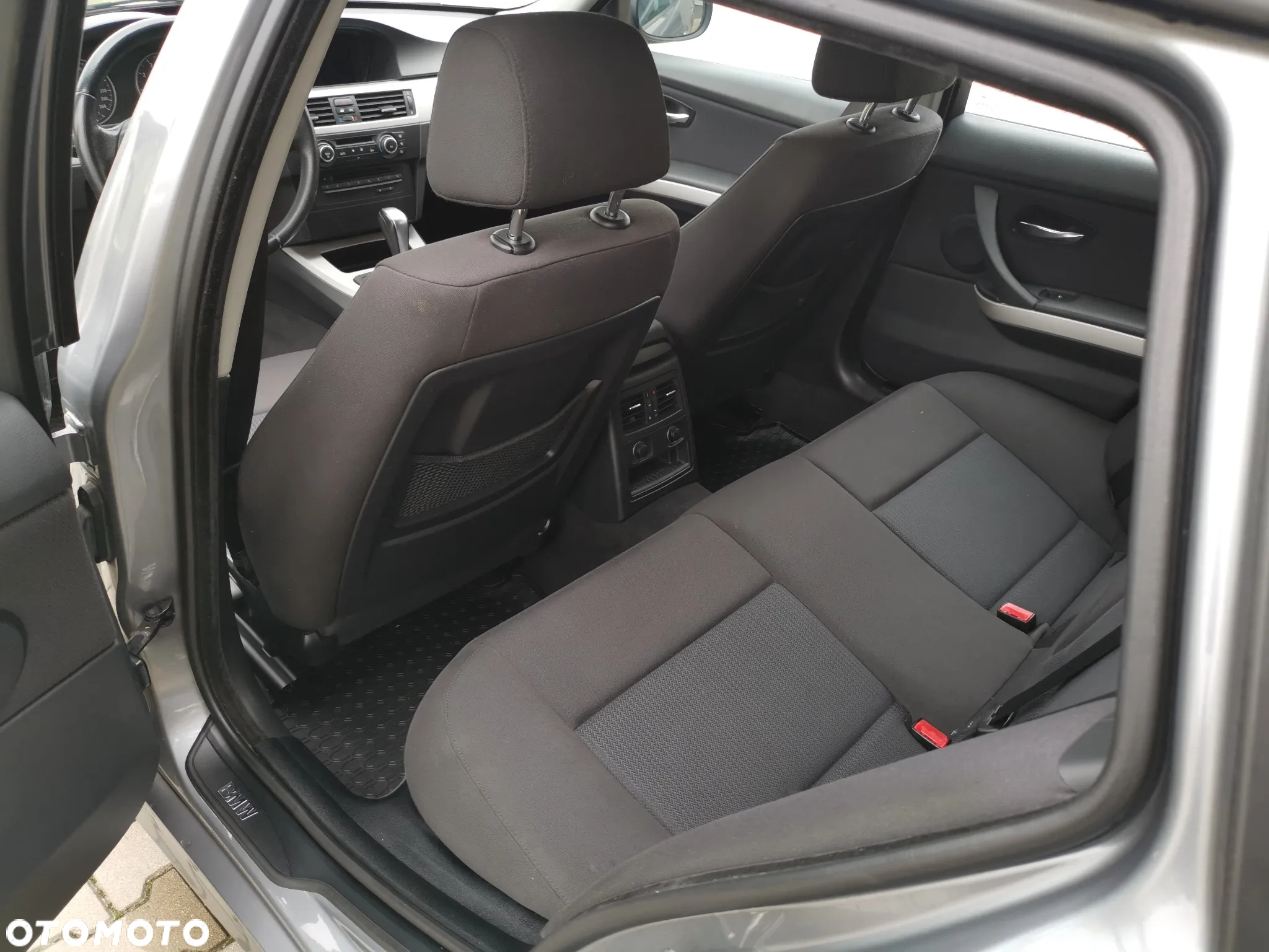 BMW Seria 3 320i Touring - 8