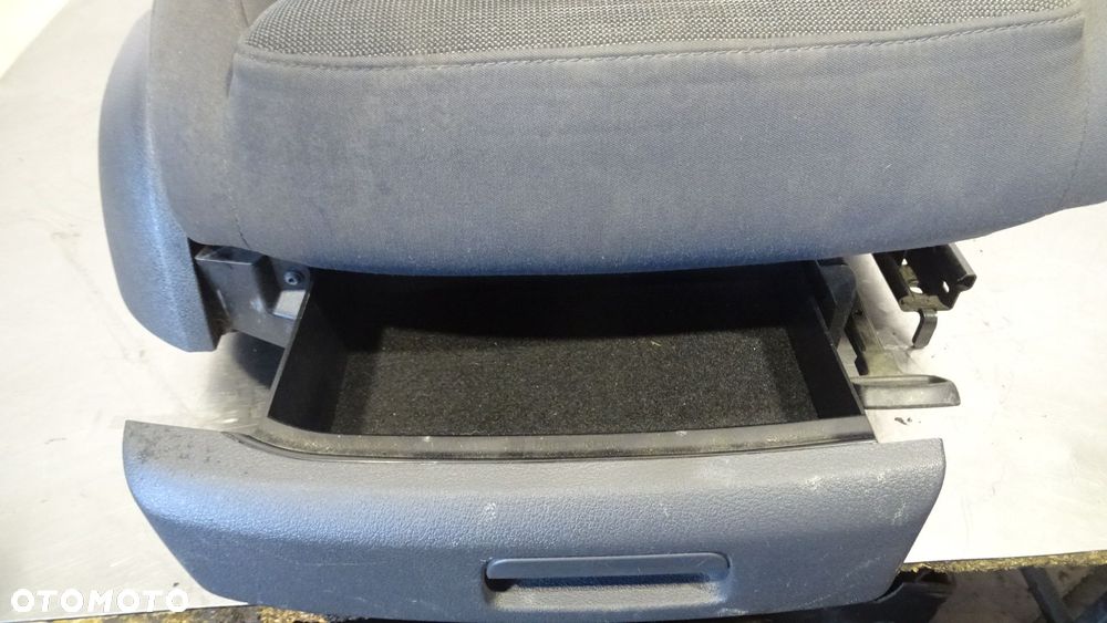 FOTEL PASAŻERA VOLKSWAGEN TOURAN I 2.0 - 4