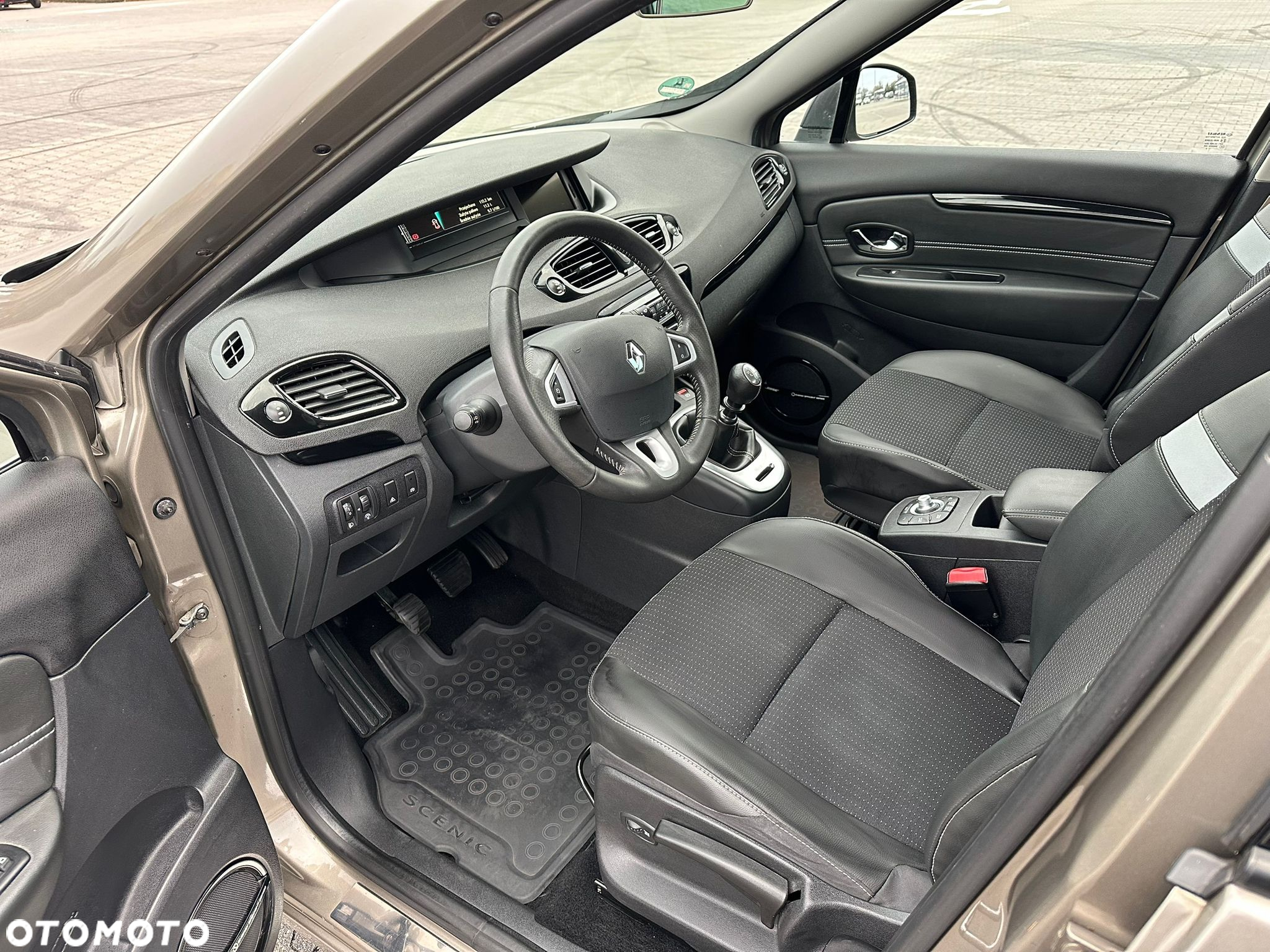 Renault Grand Scenic ENERGY dCi 130 BOSE EDITION - 17