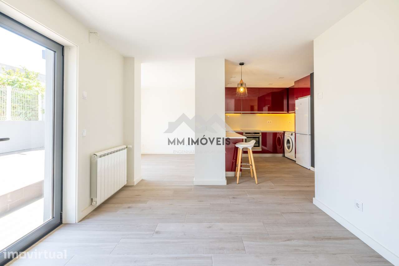 Apartamento T3 | Renovado | Arrendamento | Garagem | Terraço | Foz | M - Grande imagem: 2/30