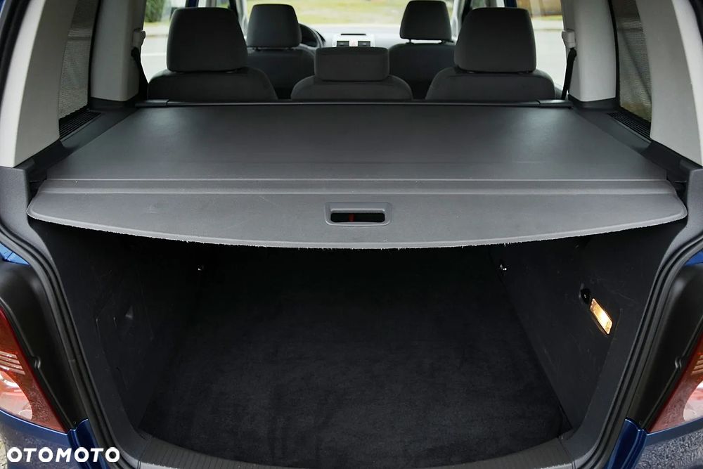 Volkswagen Touran - 19